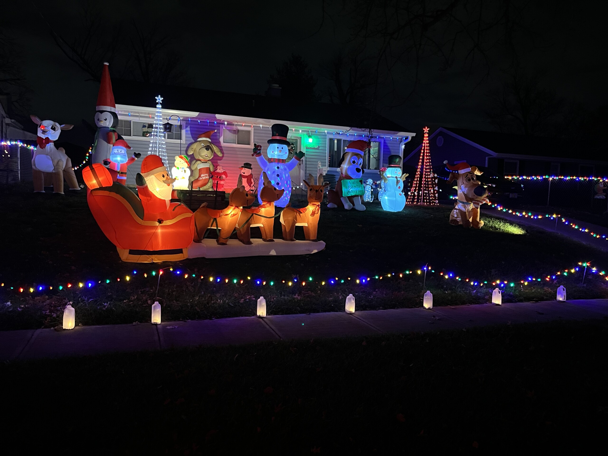 third place holiday light winner Limerick with blow up santa