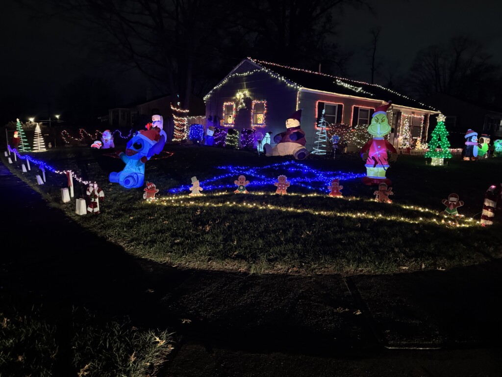 1st place holiday lights winner Mantell Ave