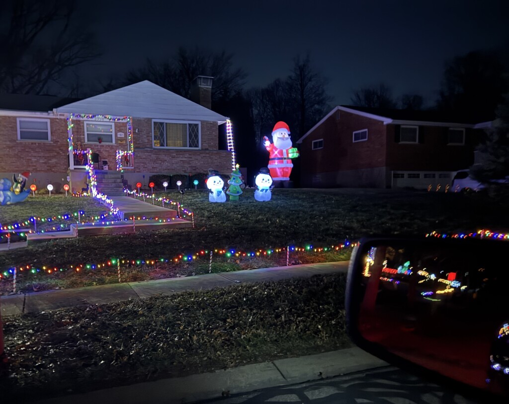 3rd place holiday lights winner Tramore Dr