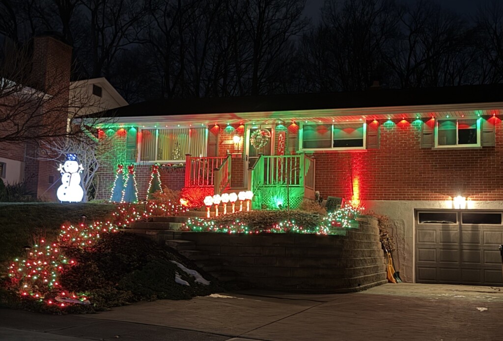 2nd place 2025 3537 Glengary Ave. 2nd Place Luminaria Winner Glengary