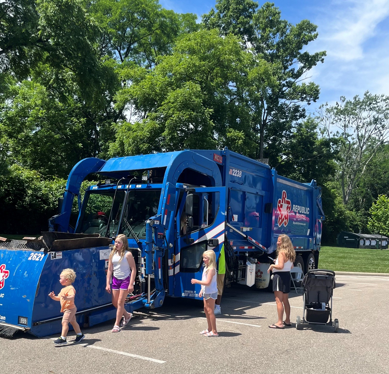 Republic Republic Garbage Truck