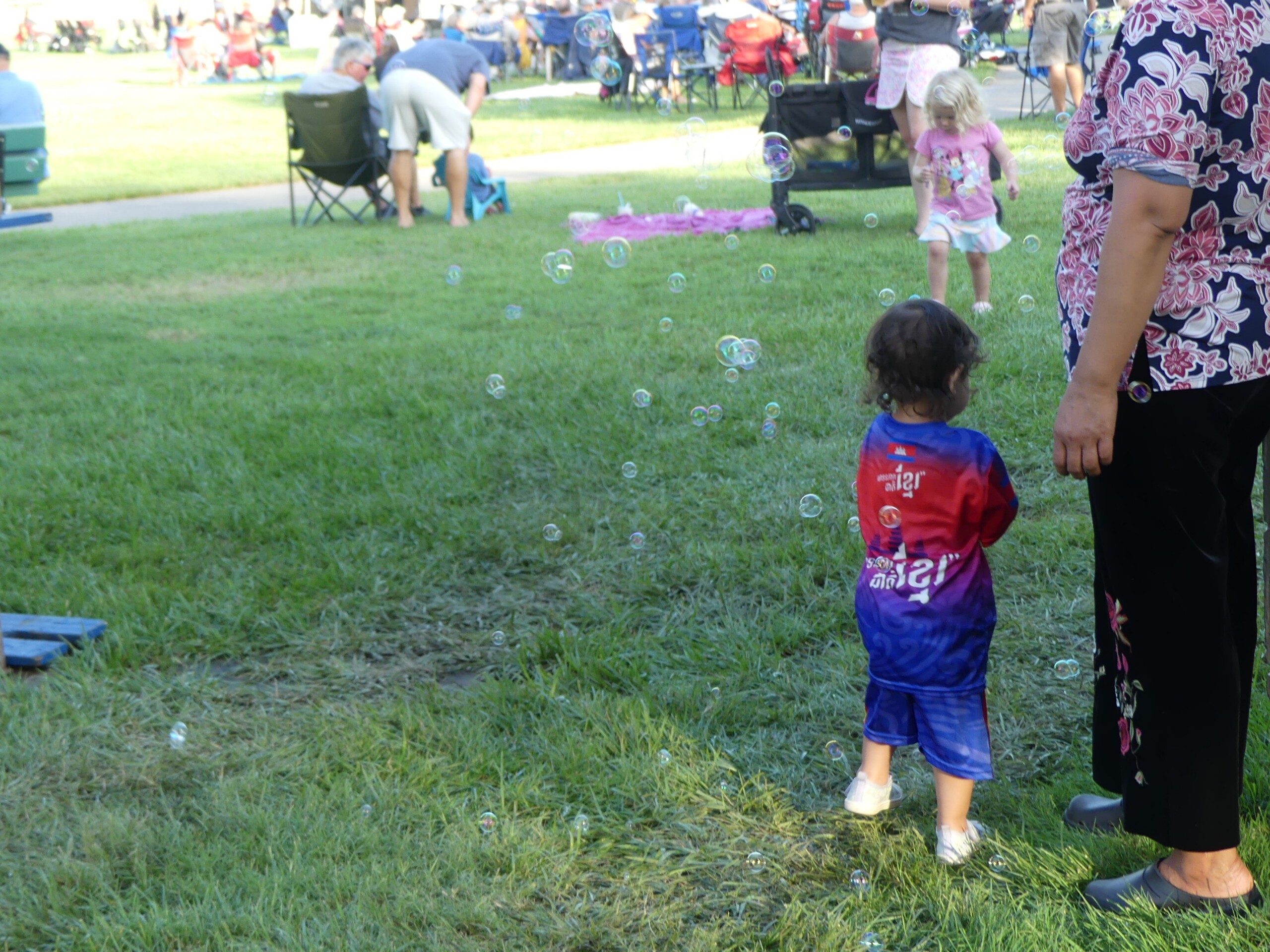 Another kids & bubbles